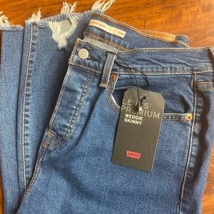 New Levi’s Wedgie Skinny Jeans
